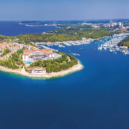 Apartman Cozy In With Wifi